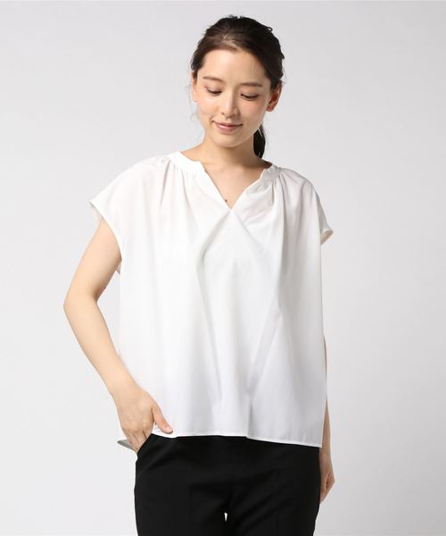 TRUDEA(トルディア)の「フィブリルサテンスキッパー(シャツ/ブラウス・レディース・ホワイト/ベージュ/ネイビー/ブラウン/グリーン・MEDIUM/LARGE)」の2枚目の写真