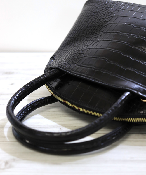 florist（フローリスト）の「【2way】クロコ調型押しレザーがま口シルエットハンドバッグ（ハンドバッグ・レディース・ブラック/ベージュ/グリーン/キャメル・FREE）」の11枚目の写真