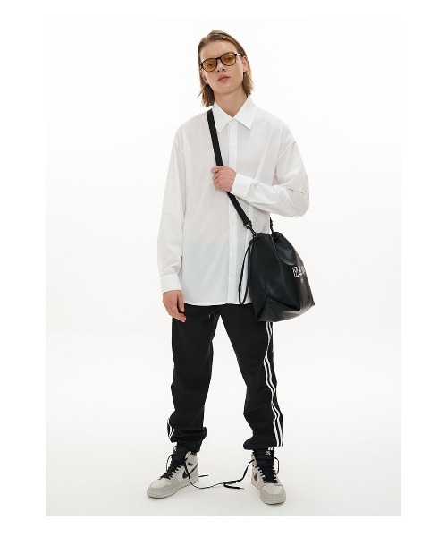 OY（オーワイ）の「バックボタンデザインシャツ（シャツ/ブラウス・メンズ・ホワイト/ライトブルー/ブラック・FREE）」の6枚目の写真