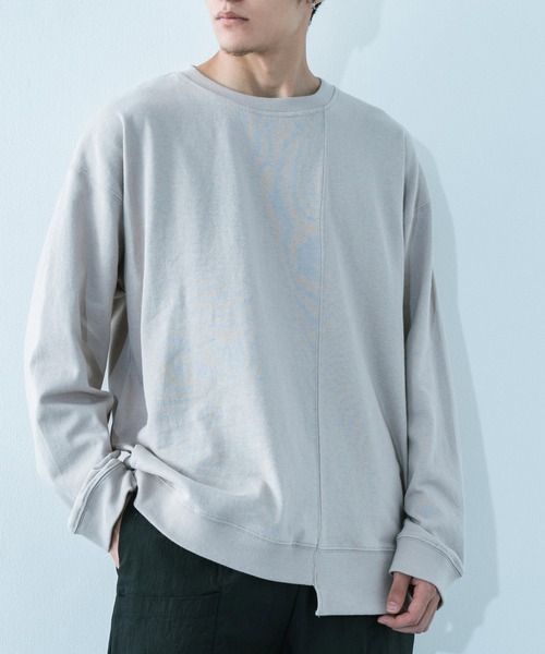 Revo.（レボ）の「Revo. 10/-天竺 オーバーサイズ切り替え長袖Tee（Tシャツ/カットソー・メンズ・ブラック/グレイッシュベージュ/ブラウン系その他/ホワイト/グレイッシュブルー・1/2）」の2枚目の写真