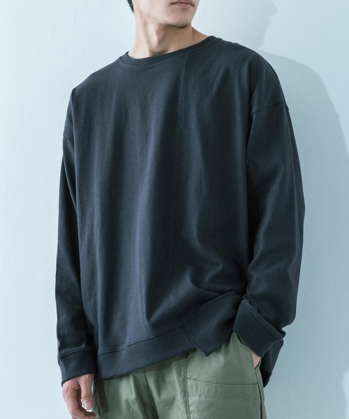Revo.（レボ）の「Revo. 10/-天竺 オーバーサイズ切り替え長袖Tee（Tシャツ/カットソー・メンズ・ブラック/グレイッシュベージュ/ブラウン系その他/ホワイト/グレイッシュブルー・1/2）」の4枚目の写真