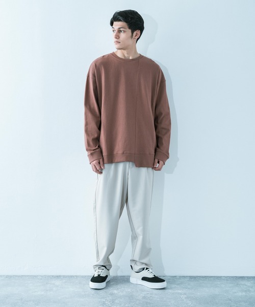 Revo.（レボ）の「Revo. 10/-天竺 オーバーサイズ切り替え長袖Tee（Tシャツ/カットソー・メンズ・ブラック/グレイッシュベージュ/ブラウン系その他/ホワイト/グレイッシュブルー・1/2）」の6枚目の写真