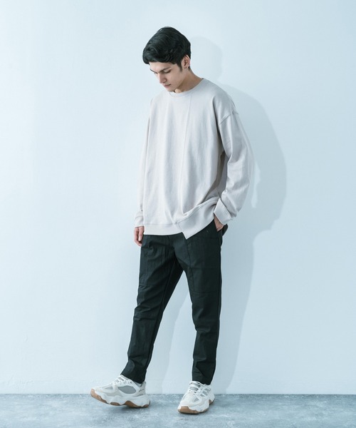 Revo.（レボ）の「Revo. 10/-天竺 オーバーサイズ切り替え長袖Tee（Tシャツ/カットソー・メンズ・ブラック/グレイッシュベージュ/ブラウン系その他/ホワイト/グレイッシュブルー・1/2）」の10枚目の写真