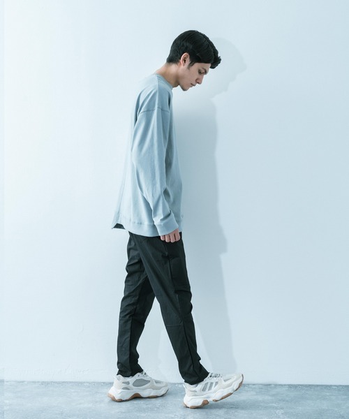 Revo.（レボ）の「Revo. 10/-天竺 オーバーサイズ切り替え長袖Tee（Tシャツ/カットソー・メンズ・ブラック/グレイッシュベージュ/ブラウン系その他/ホワイト/グレイッシュブルー・1/2）」の15枚目の写真
