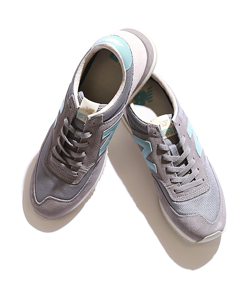 And A(アンドエー)の「CM620 (New Balance)(スニーカー・レディース・グレー/ネイビー・23.5cm/24.5cm)」の1枚目の写真