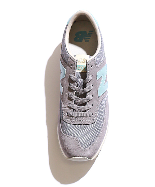 And A(アンドエー)の「CM620 (New Balance)(スニーカー・レディース・グレー/ネイビー・23.5cm/24.5cm)」の4枚目の写真