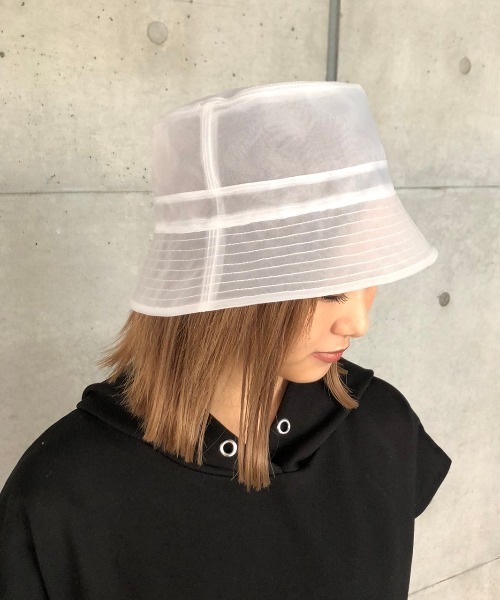 ENVYM（アンビー）の「シアーバケットハット（ハット・レディース・ホワイト/ブラック/ベージュ・FREE）」の4枚目の写真