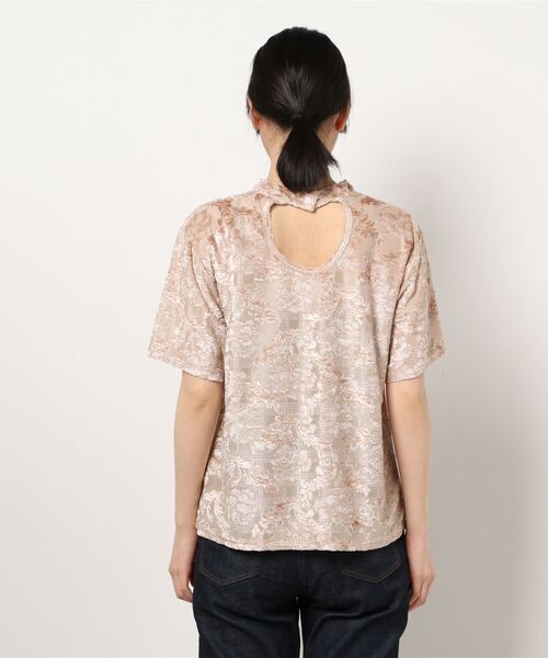 Three Four Time（ｽﾘｰﾌｫｰﾀｲﾑ）の「ペイズリーオーバル加工プルオーバー（その他トップス・レディース・パープル/ベージュ・FREE）」の4枚目の写真