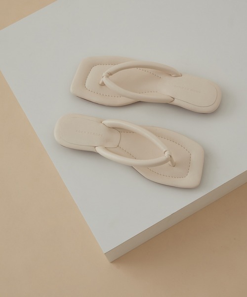 ADAM ET ROPE'(アダムエロペ)の「チューブストラップビーチサンダル(サンダル・レディース・ブラック/オフホワイト/イエロー・23.0cm/23.5cm/24.0cm/24.5cm)」の2枚目の写真