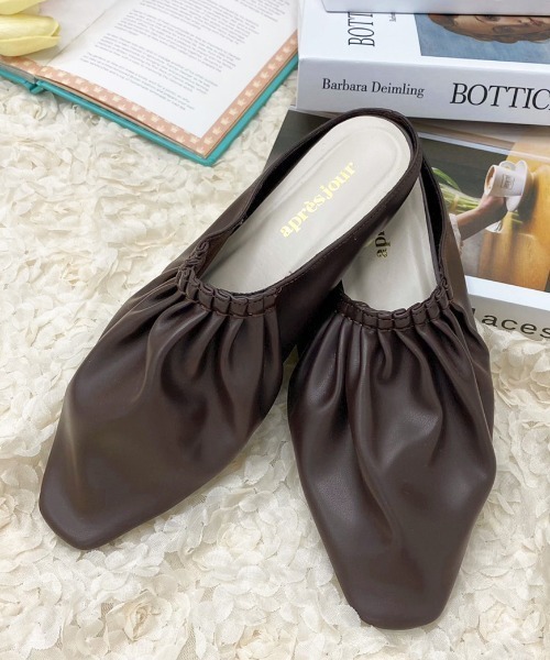 apres jour（アプレジュール）の「ギャザーフラットシューズ【ZOZOTOWN限定アイテム】（その他シューズ・レディース・ピンクベージュ/ダークブラウン/アイボリー・X-LARGE/MEDIUM/SMALL/LARGE）」の2枚目の写真