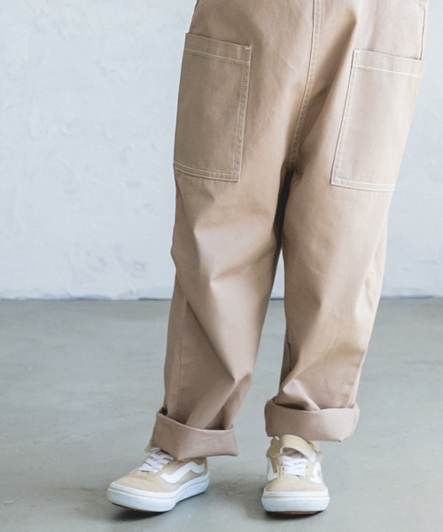 pairmanon（ペアマノン）の「【ママとおそろい】デニムツイルサロペット（サロペット/オーバーオール・キッズ・カーキ/サックスブルー/インディゴブルー/アイボリー/グレイッシュベージュ/ライトブルー/ブルー/ラベンダー・90/100/110/120/130/140/150）」の15枚目の写真