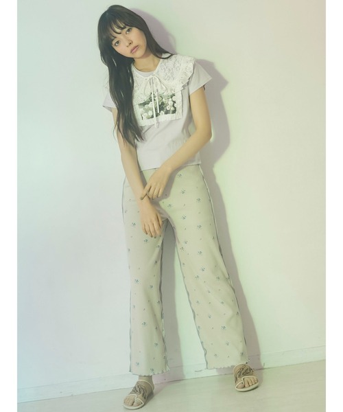 merry jenny（メリージェニー）の「flower garden Tee（Tシャツ/カットソー・レディース・ベージュ/オフホワイト/ラベンダー・FREE）」の4枚目の写真