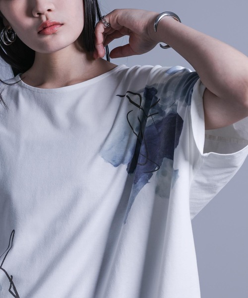 kOhAKU（コハク）の「『線画×ペイント風Tシャツ』（Tシャツ/カットソー・レディース・オフホワイト・FREE）」の17枚目の写真