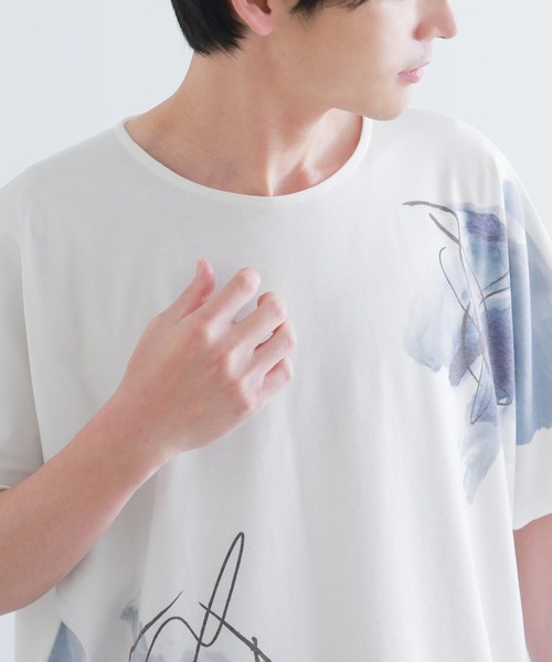 kOhAKU（コハク）の「『線画×ペイント風Tシャツ』（Tシャツ/カットソー・レディース・オフホワイト・FREE）」の3枚目の写真