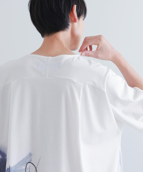kOhAKU（コハク）の「『線画×ペイント風Tシャツ』（Tシャツ/カットソー・レディース・オフホワイト・FREE）」の2枚目の写真