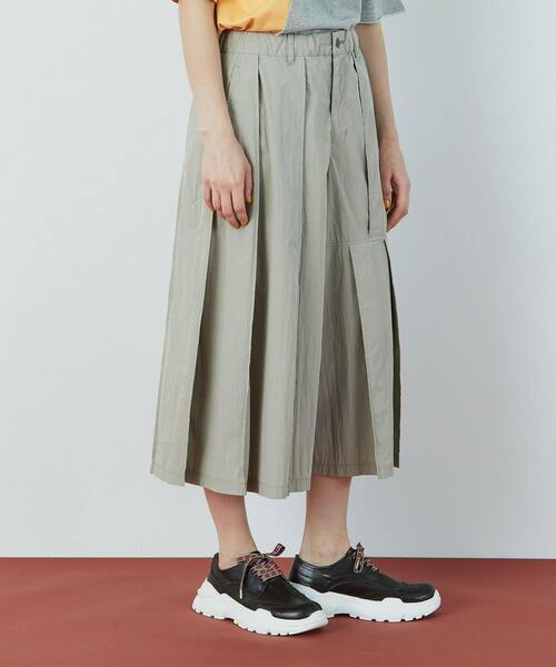 FRAPBOIS（フラボア）の「アコーディーズ パンツ（その他パンツ・レディース・ブラウン/グレイッシュベージュ・1）」の3枚目の写真