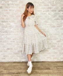 ビッグ襟花柄ワンピース