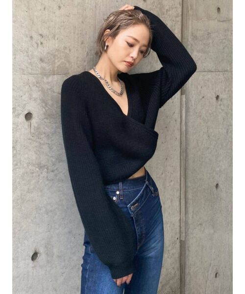 EMODA(エモダ)の「アシンメトリーフィットジャストウエストフレアジーンズ(デニムパンツ・レディース・グレー/インディゴブルー・SMALL/X-SMALL/MEDIUM)」の7枚目の写真