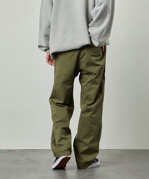 Gramicci（グラミチ）の「GRAMICCI/グラミチ 別注 BAKER PANTS/ベイカー パンツ（チノパンツ・メンズ・ブラック/ベージュ/モスグリーン/チャコールグレー・SMALL/MEDIUM/LARGE）」の20枚目の写真