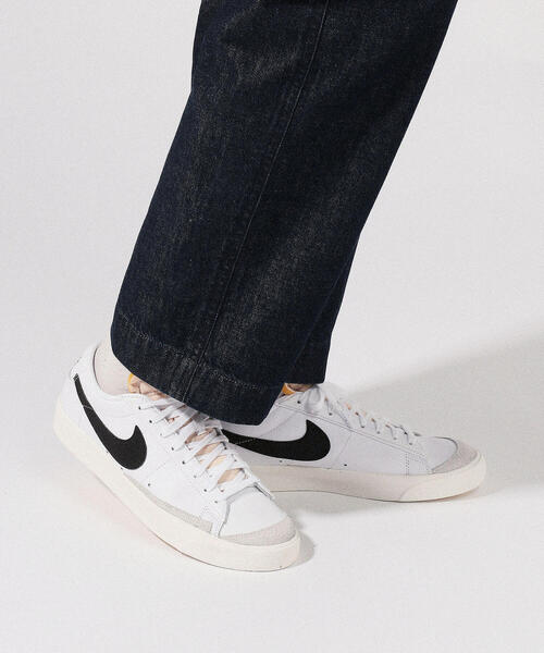 NIKE（ナイキ）の「NIKE BLAZER LOW 77 VINTAGE レザースニーカー（スニーカー・メンズ・ホワイト/ブラック・8/10/9/11）」の5枚目の写真
