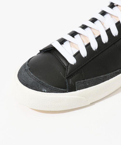 NIKE（ナイキ）の「NIKE BLAZER LOW 77 VINTAGE レザースニーカー（スニーカー・メンズ・ホワイト/ブラック・8/10/9/11）」の3枚目の写真