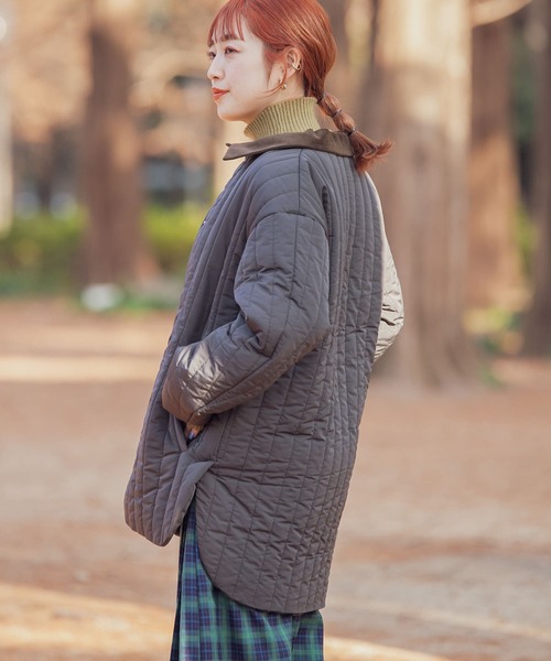 ITEMS URBANRESEARCH（アイテムズ アーバンリサーチ）の「中綿縦キルティングジャケット（その他アウター・レディース・チャコールグレー/ライトベージュ・FREE）」の3枚目の写真