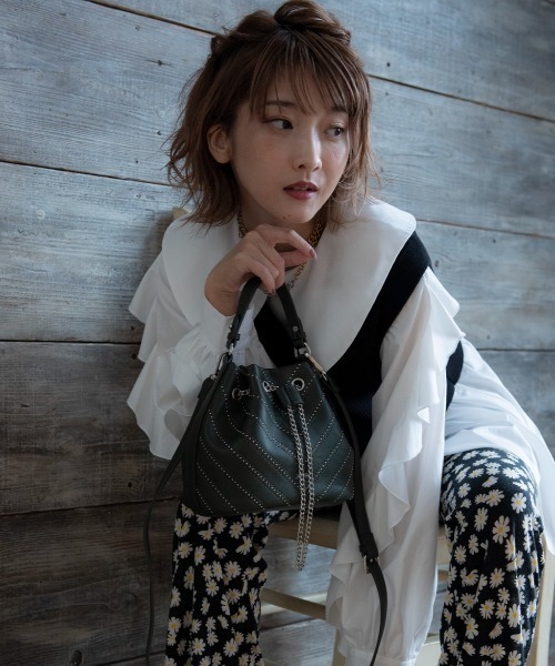 jouetie(ジュエティ)の「【jouetie/ジュエティ】 マイクロスタッズ ミニ巾着バッグ(ショルダーバッグ・レディース・ワイン/シルバー/ラベンダー/ゴールド/ダークグリーン/ネイビー/ブラック/アイボリー/ベージュ系その他・FREE)」の13枚目の写真