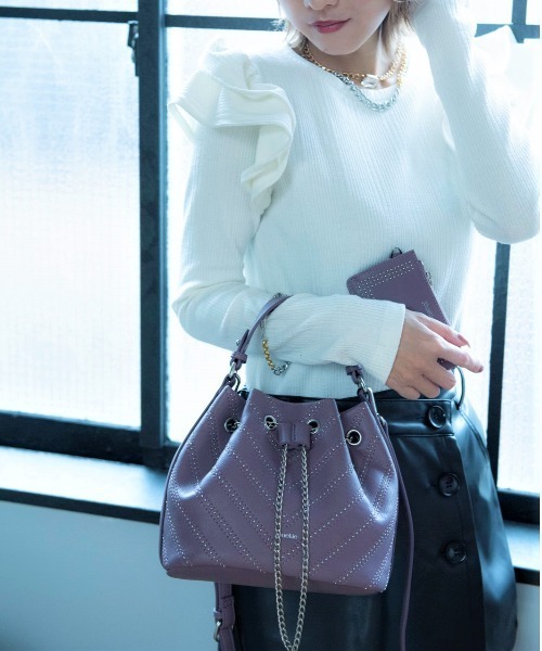 jouetie(ジュエティ)の「【jouetie/ジュエティ】 マイクロスタッズ ミニ巾着バッグ(ショルダーバッグ・レディース・ワイン/シルバー/ラベンダー/ゴールド/ダークグリーン/ネイビー/ブラック/アイボリー/ベージュ系その他・FREE)」の11枚目の写真