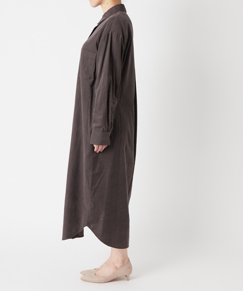 RIVE DROITE（リヴドロワ）の「幅広い雰囲気を楽しめる　細コールシャツワンピース（シャツワンピース・レディース・チャコールグレー/レッド/ベージュ・FREE）」の5枚目の写真