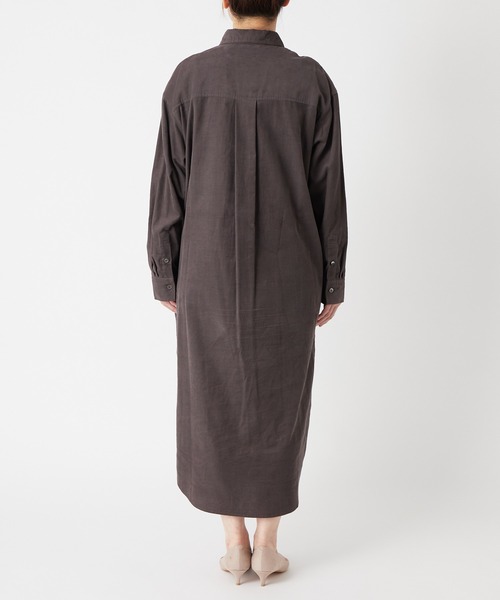 RIVE DROITE（リヴドロワ）の「幅広い雰囲気を楽しめる　細コールシャツワンピース（シャツワンピース・レディース・チャコールグレー/レッド/ベージュ・FREE）」の6枚目の写真