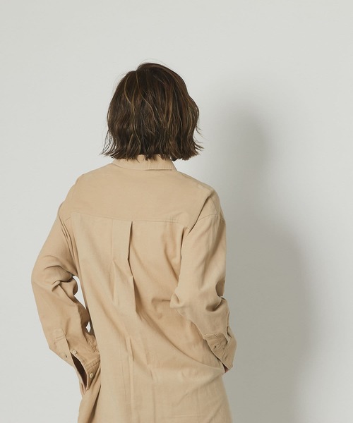 RIVE DROITE（リヴドロワ）の「幅広い雰囲気を楽しめる　細コールシャツワンピース（シャツワンピース・レディース・チャコールグレー/レッド/ベージュ・FREE）」の14枚目の写真