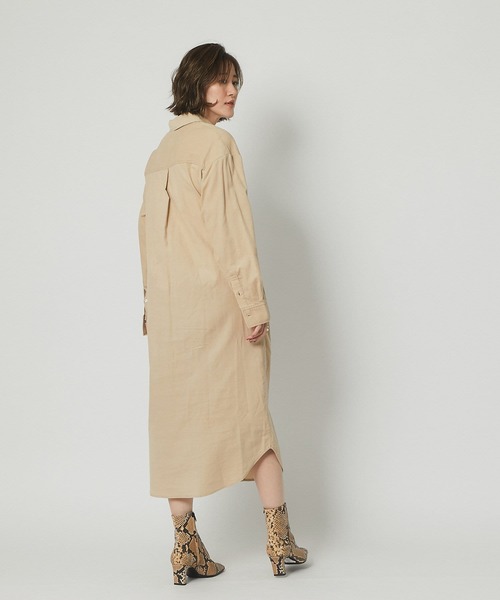 RIVE DROITE（リヴドロワ）の「幅広い雰囲気を楽しめる　細コールシャツワンピース（シャツワンピース・レディース・チャコールグレー/レッド/ベージュ・FREE）」の17枚目の写真