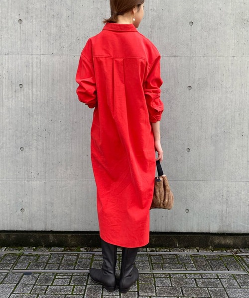 RIVE DROITE（リヴドロワ）の「幅広い雰囲気を楽しめる　細コールシャツワンピース（シャツワンピース・レディース・チャコールグレー/レッド/ベージュ・FREE）」の19枚目の写真