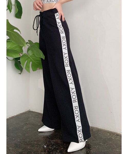 ROXY(ロキシー)の「GYDA×ROXY フロントレースUPスウェットワイドパンツ(スウェットパンツ・レディース・ブラック/オフホワイト・FREE)」の2枚目の写真