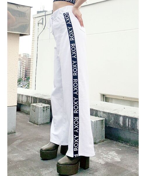 ROXY(ロキシー)の「GYDA×ROXY フロントレースUPスウェットワイドパンツ(スウェットパンツ・レディース・ブラック/オフホワイト・FREE)」の8枚目の写真