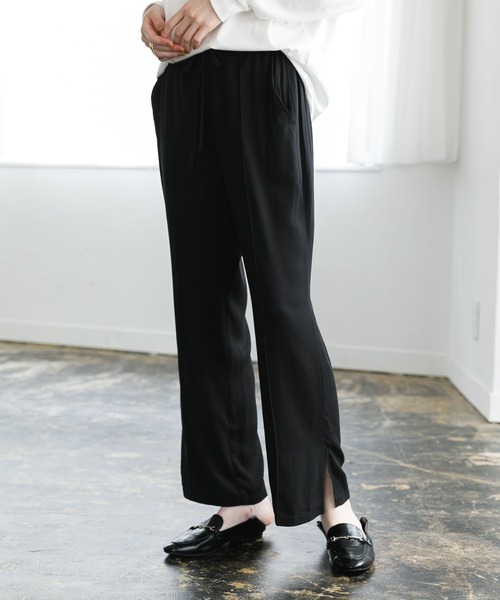 koe（コエ）の「センタータックパンツ*（スラックス・レディース・ライトグレー/ブラック/カーキ/ピンク・FREE）」の2枚目の写真