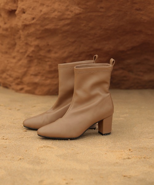 Bou Jeloud(ブージュルード)の「ベーシックショートブーツ(ブーツ・レディース・ブラック/ベージュ/アイボリー・S/M/L)」の1枚目の写真