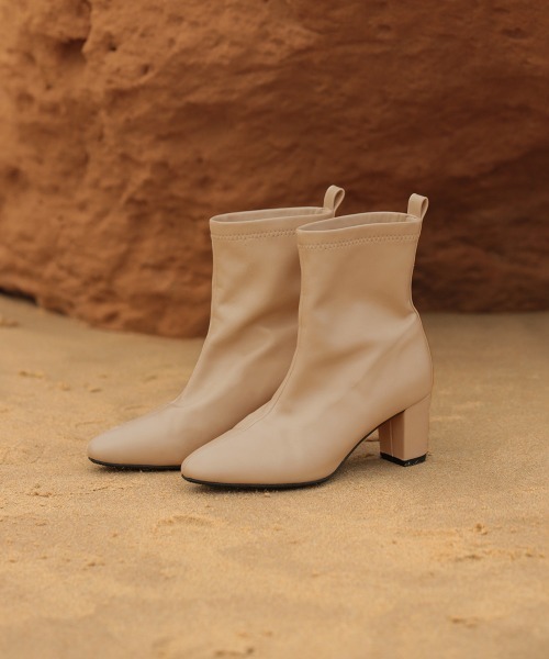 Bou Jeloud(ブージュルード)の「ベーシックショートブーツ(ブーツ・レディース・ブラック/ベージュ/アイボリー・S/M/L)」の2枚目の写真