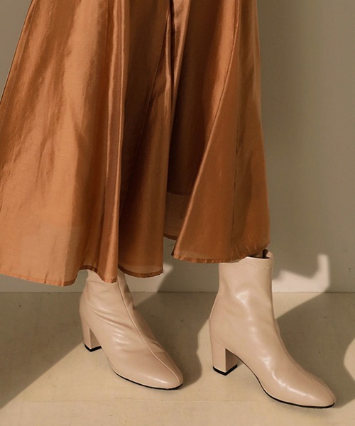 Bou Jeloud(ブージュルード)の「ベーシックショートブーツ(ブーツ・レディース・ブラック/ベージュ/アイボリー・S/M/L)」の4枚目の写真