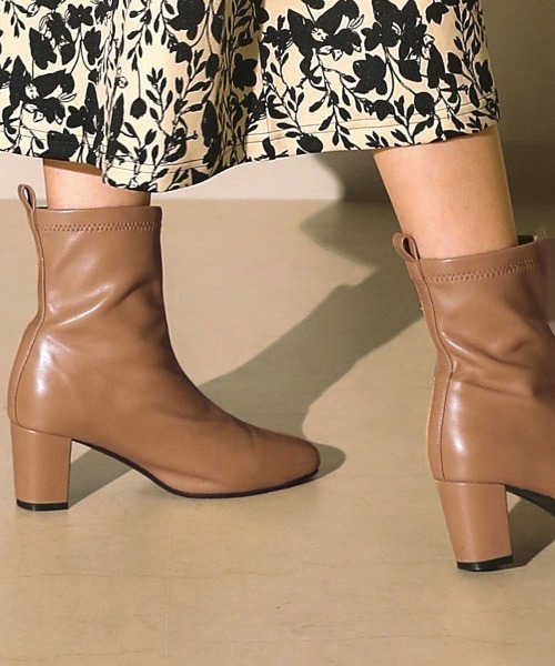 Bou Jeloud(ブージュルード)の「ベーシックショートブーツ(ブーツ・レディース・ブラック/ベージュ/アイボリー・S/M/L)」の7枚目の写真