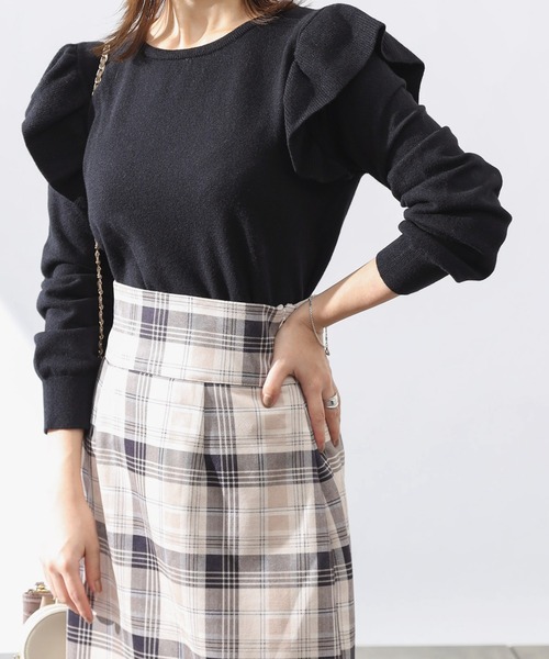 COLONY 2139（コロニートゥーワンスリーナイン）の「【WEB・一部店舗限定】リサイクルポリPBTニット(ラッフルプルオーバー)（ニット/セーター・レディース・ブラック/グリーン/アイボリー・FREE）」の18枚目の写真