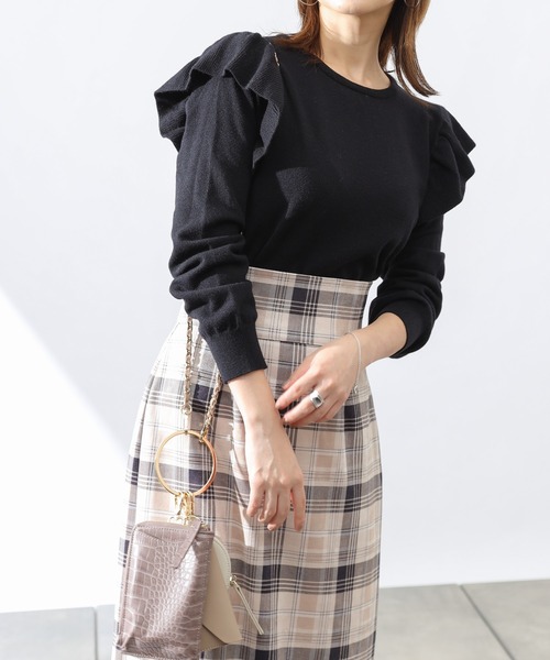 COLONY 2139（コロニートゥーワンスリーナイン）の「【WEB・一部店舗限定】リサイクルポリPBTニット(ラッフルプルオーバー)（ニット/セーター・レディース・ブラック/グリーン/アイボリー・FREE）」の20枚目の写真