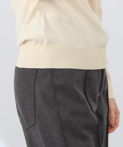 COLONY 2139（コロニートゥーワンスリーナイン）の「【WEB・一部店舗限定】リサイクルポリPBTニット(ラッフルプルオーバー)（ニット/セーター・レディース・ブラック/グリーン/アイボリー・FREE）」の6枚目の写真