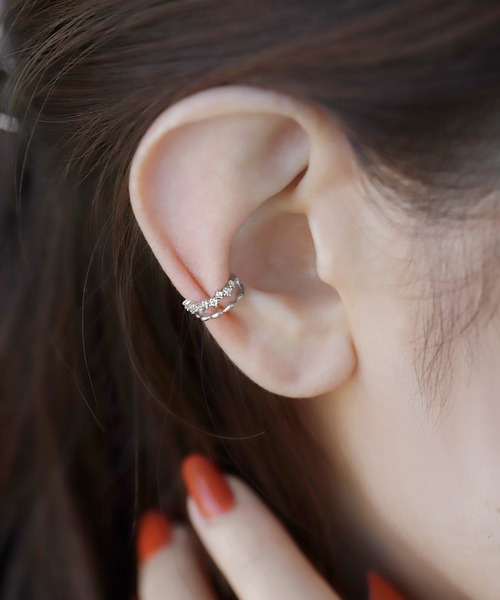 ANEMONE(アネモネ)の「ビジュー×メタル2連風イヤーカフ(イヤーカフ・レディース・ピンクゴールド/シルバー/ゴールド・FREE)」の2枚目の写真