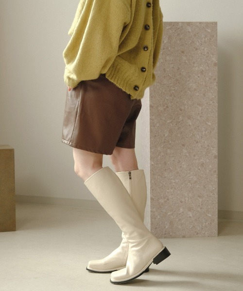 Bab（バブ）の「【WEB限定】フェイクレザーハーフパンツ（その他パンツ・レディース・ブラック/ブラウン/カーキ・M）」の3枚目の写真