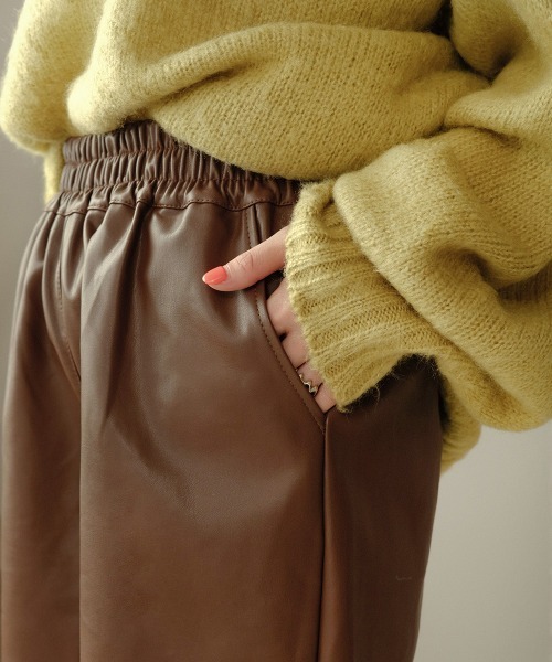 Bab（バブ）の「【WEB限定】フェイクレザーハーフパンツ（その他パンツ・レディース・ブラック/ブラウン/カーキ・M）」の11枚目の写真