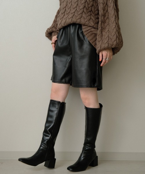 Bab（バブ）の「【WEB限定】フェイクレザーハーフパンツ（その他パンツ・レディース・ブラック/ブラウン/カーキ・M）」の21枚目の写真