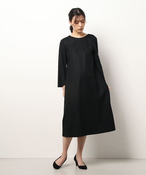 HANAE MORI(ハナエモリ)の「【HANAE MORI】シルキーミルド ワンピース(ワンピース・レディース・ネイビー/サンドベージュ/ブラック・38/40)」の1枚目の写真