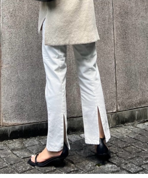 Mila Owen（ミラオーウェン）の「後ろスリットストレートデニムパンツ（デニムパンツ・レディース・ライトブルー/ブルー/ホワイト・0/1）」の18枚目の写真