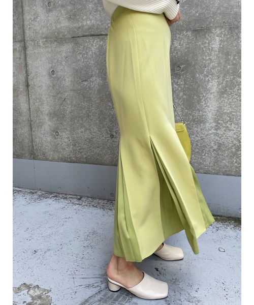 MLI'A（エムリア）の「袖ボタンニット（ニット/セーター・レディース・オフホワイト/ブラック/ライトグリーン/サックスブルー/イエロー/ピンク・M）」の19枚目の写真